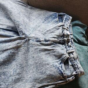 Light Acid Wash High-Rise Jeans